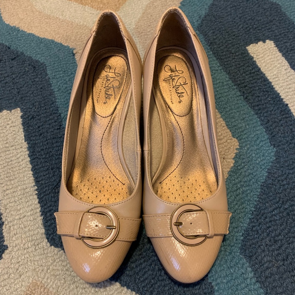 Anne Klein Life Stride Tan Wedges - Size 7 1/2